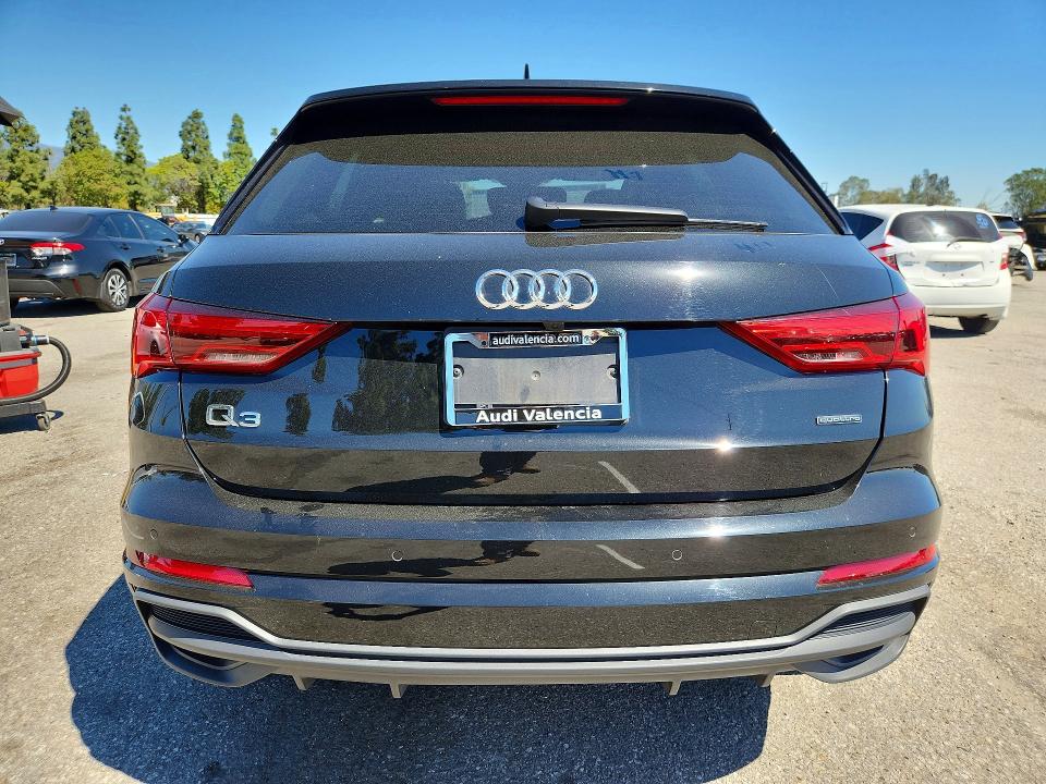 46529886 :رقم المزاد ، WA1DECF35R1162469 vin ، 2024 Audi Q3 مزاد بيع