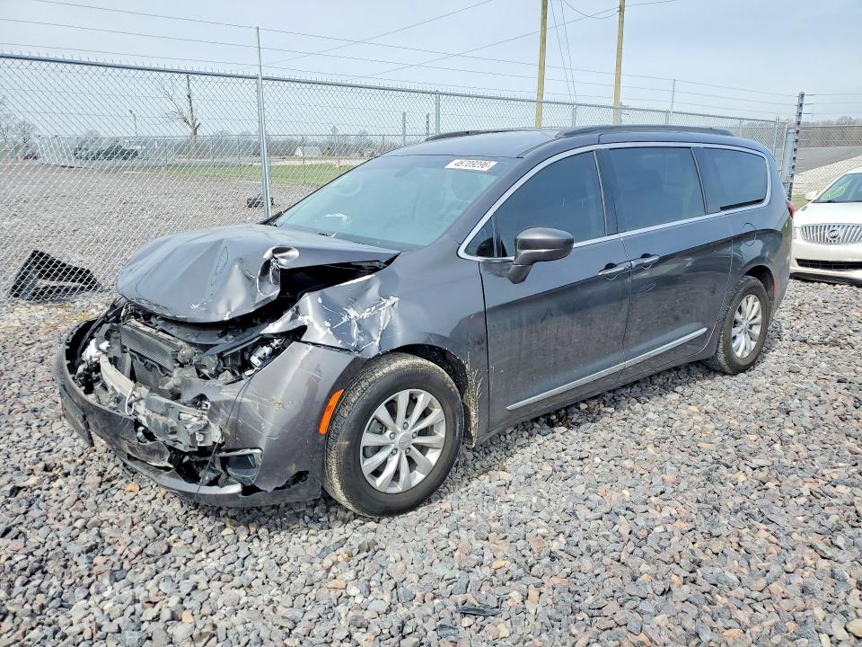 46709296 :رقم المزاد ، 2C4RC1BG2HR702515 vin ، 2017 Chrysler Pacifica مزاد بيع