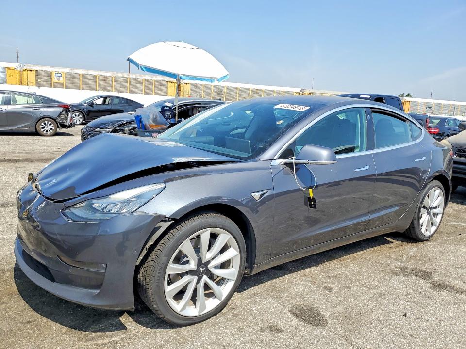 47224916 :رقم المزاد ، 5YJ3E1EA2JF059494 vin ، 2018 Tesla Model 3 مزاد بيع