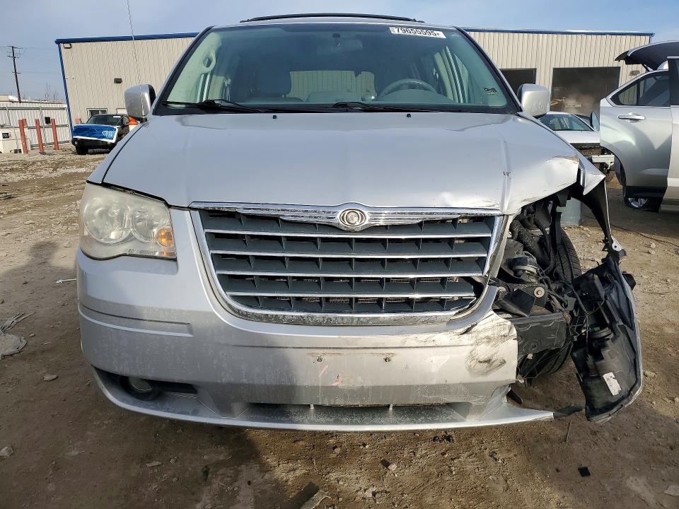 79655595 :رقم المزاد ، 2A4RR5D10AR450682 vin ، 2010 Chrysler Town & Country مزاد بيع