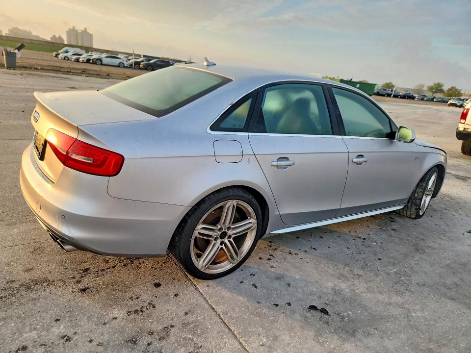 41781726 :رقم المزاد ، WAUBGAFL2FA011531 vin ، 2015 Audi S4 مزاد بيع