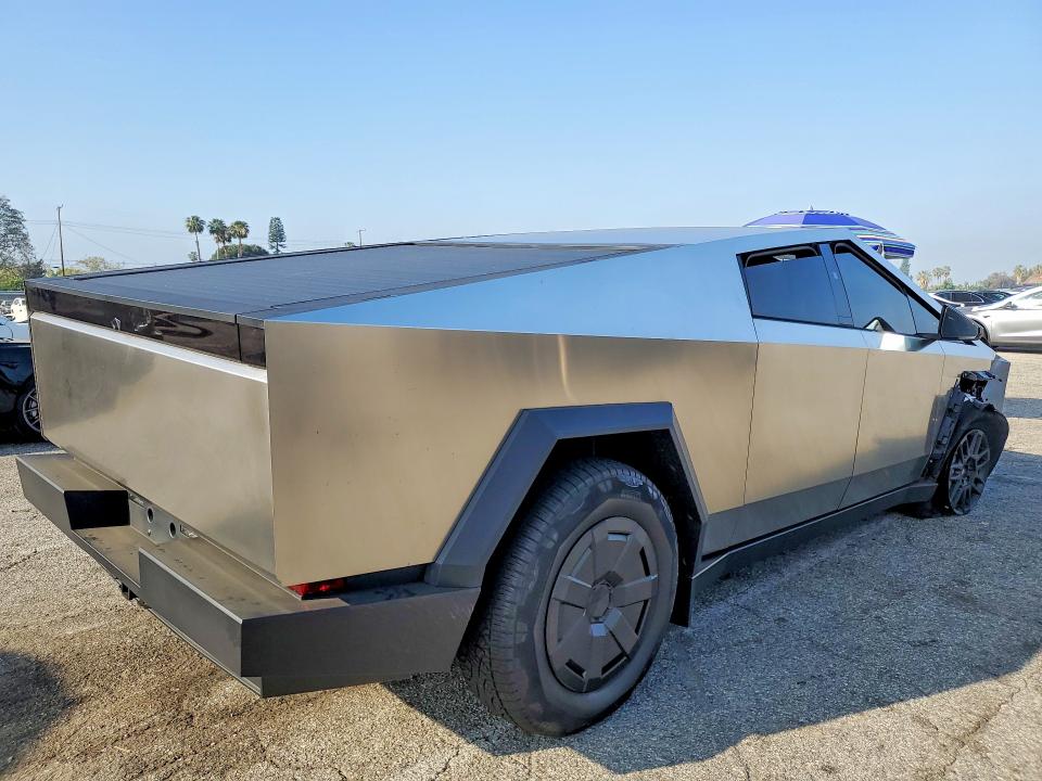47361556 :رقم المزاد ، 7G2CEHED0TA090386 vin ، 2026 Tesla Cybertruck مزاد بيع
