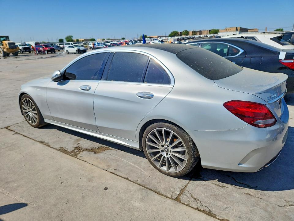 47261916 :رقم المزاد ، 55SWF4JBXHU213310 vin ، 2017 Mercedes-benz C مزاد بيع