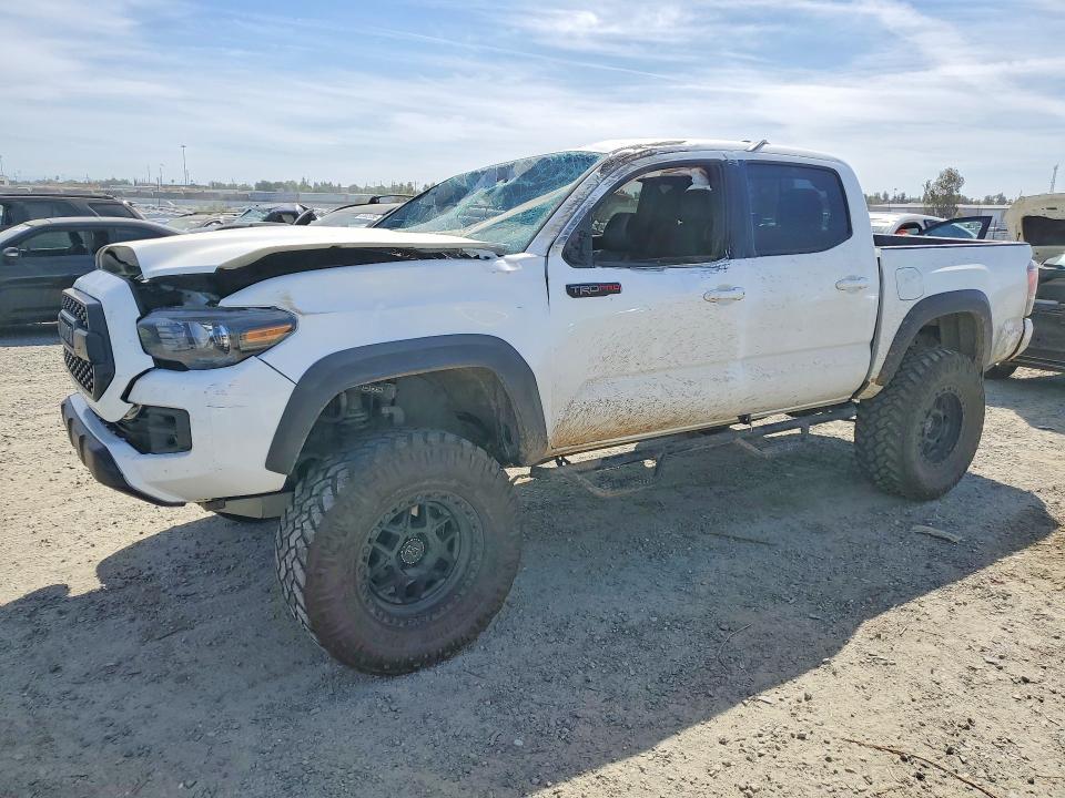 Auction sale of the 2017 Toyota Tacoma, vin: 5TFCZ5AN2HX110092, lot number: 47143046