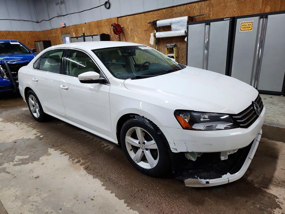 2014 Volkswagen Passat მანქანა იყიდება აუქციონზე, vin: 1VWBT7A39EC105057, აუქციონის ნომერი: 47247106