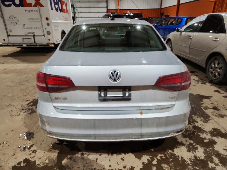 47601176 :رقم المزاد ، 3VWD67AJXGM311357 vin ، 2016 Volkswagen Jetta مزاد بيع