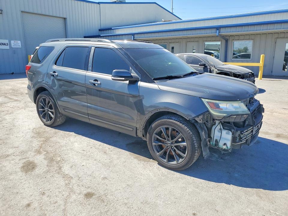 94061835 :رقم المزاد ، 1FM5K7D81HGB31221 vin ، 2017 Ford Explorer مزاد بيع