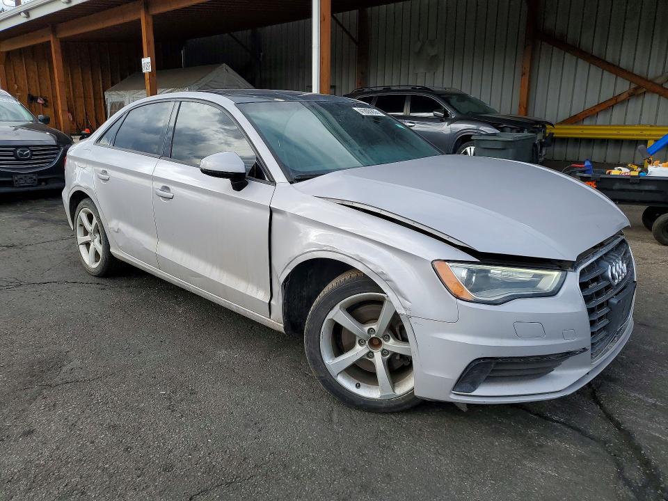 41805856 :رقم المزاد ، WAUBFGFF2F1140983 vin ، 2015 Audi A3 مزاد بيع