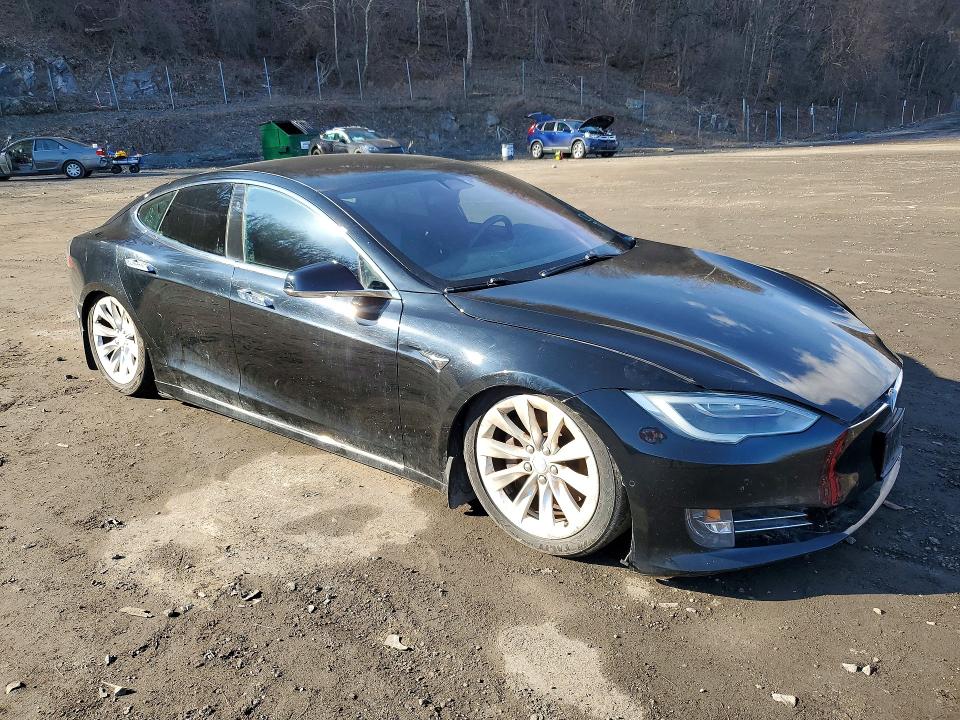Продажа на аукционе авто 2018 Tesla Model S, vin: 5YJSA1E26JF266678, номер лота: 45641056