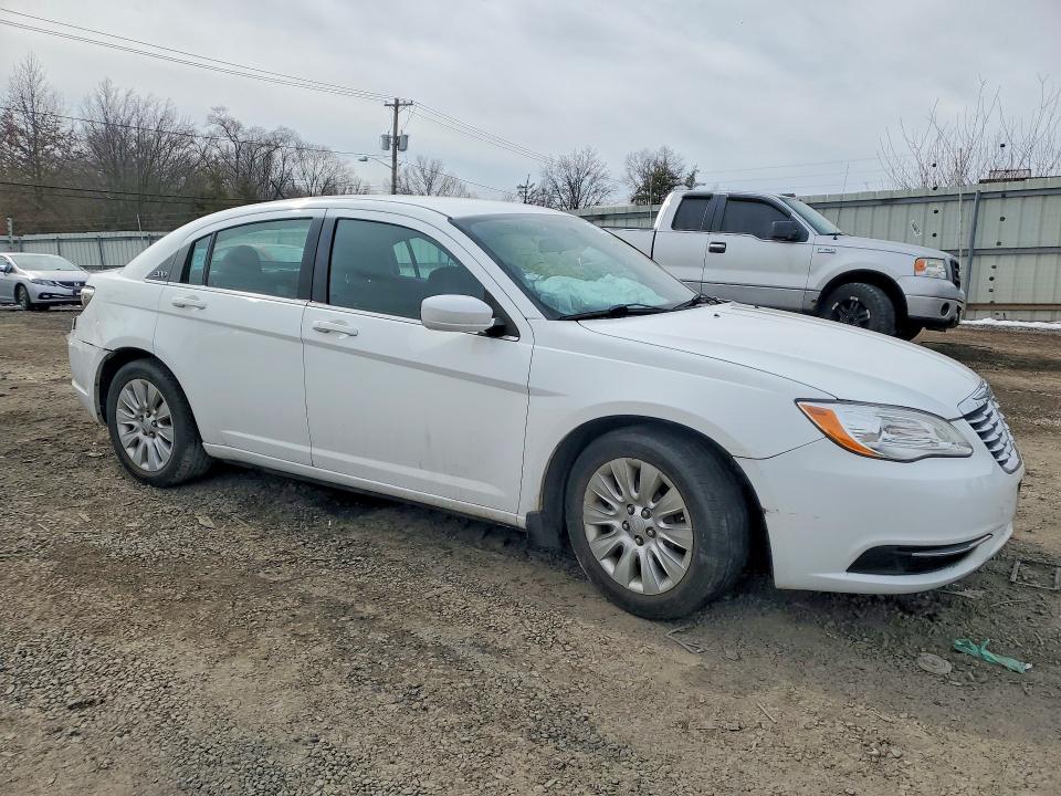 79444145 :رقم المزاد ، 1C3CCBAG7DN722400 vin ، 2013 Chrysler 200 مزاد بيع