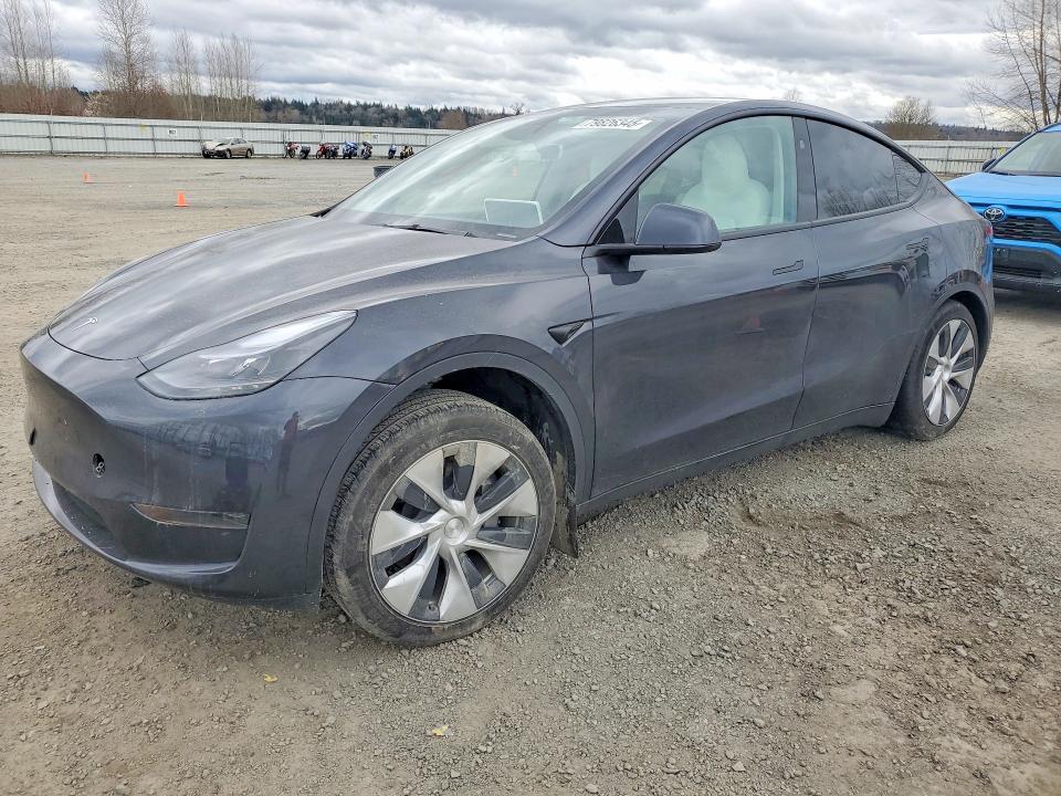 Auction sale of the 2024 Tesla Model Y, vin: 7SAYGDED9RF014983, lot number: 79826345