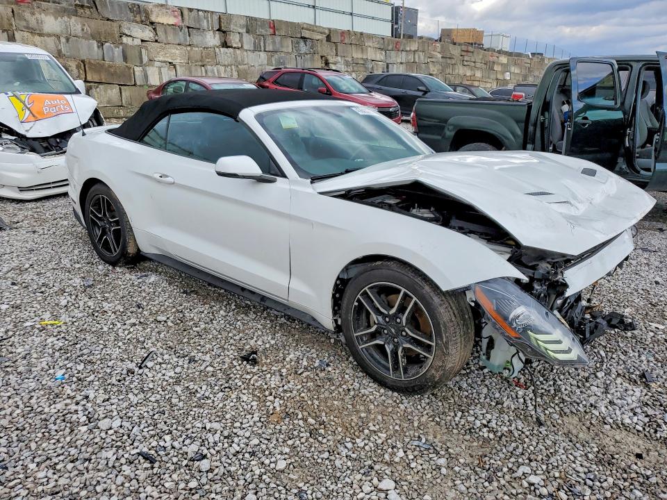45643276 :رقم المزاد ، 1FATP8UH9J5177051 vin ، 2018 Ford Mustang مزاد بيع