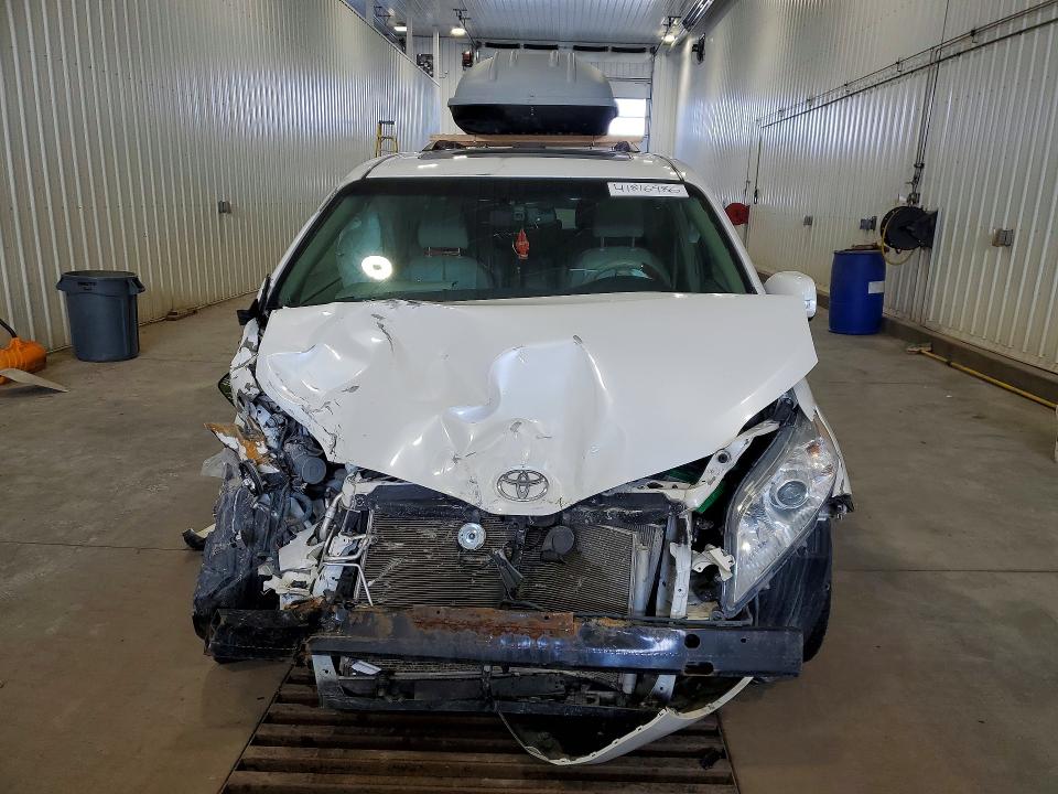 Продажа на аукционе авто 2014 Toyota Sienna, vin: 5TDDK3DCXES085242, номер лота: 41816986