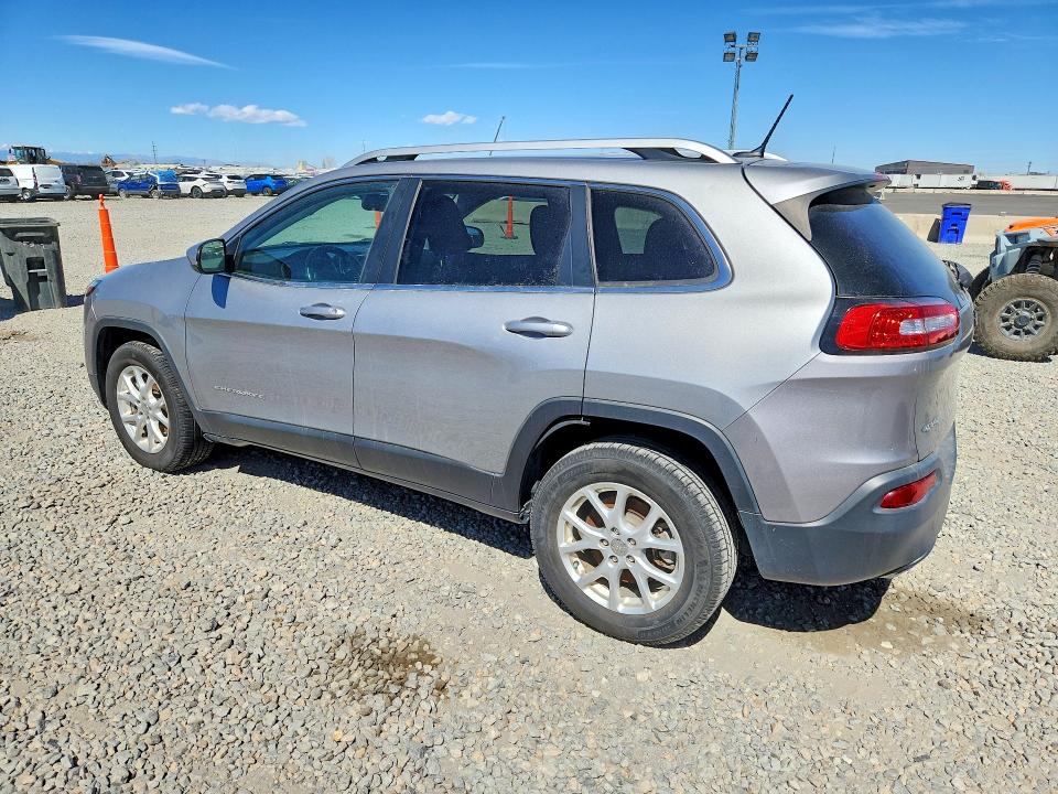 47611956 :رقم المزاد ، 1C4PJMCS9FW523894 vin ، 2015 Jeep Cherokee مزاد بيع