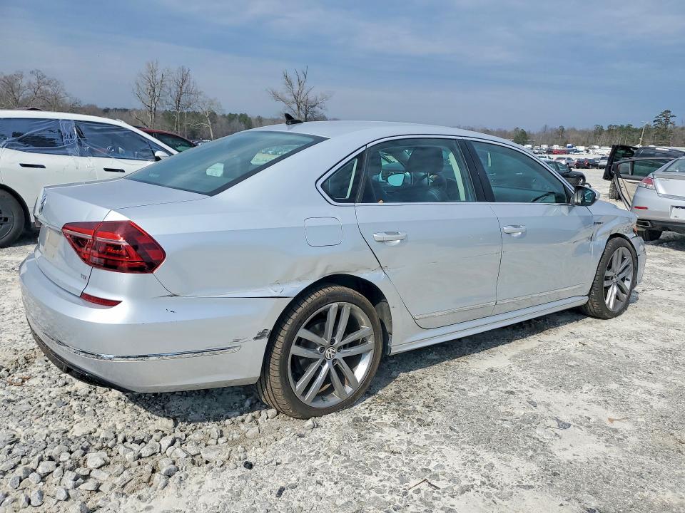 78593585 :رقم المزاد ، 1VWDT7A3XHC063818 vin ، 2017 Volkswagen Passat مزاد بيع