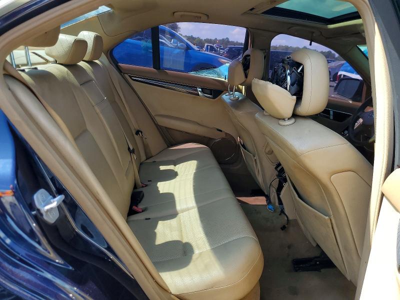 41788106 :رقم المزاد ، WDDGF54X48F041358 vin ، 2008 Mercedes-benz C مزاد بيع