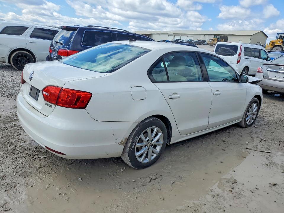 2011 Volkswagen Jetta მანქანა იყიდება აუქციონზე, vin: 3VWDX7AJ7BM330955, აუქციონის ნომერი: 46176626