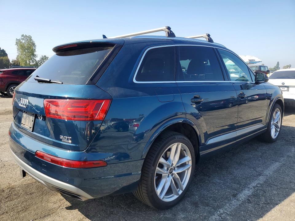 Продажа на аукционе авто 2018 Audi Q7, vin: WA1VAAF79JD030308, номер лота: 47482076
