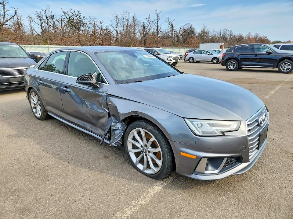 Продажа на аукционе авто 2019 Audi A4, vin: WAUENAF4XKN005653, номер лота: 77806205