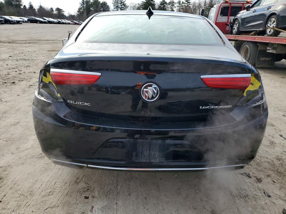 46587316 :رقم المزاد ، 1G4ZR5SS0JU135185 vin ، 2018 Buick Lacrosse مزاد بيع