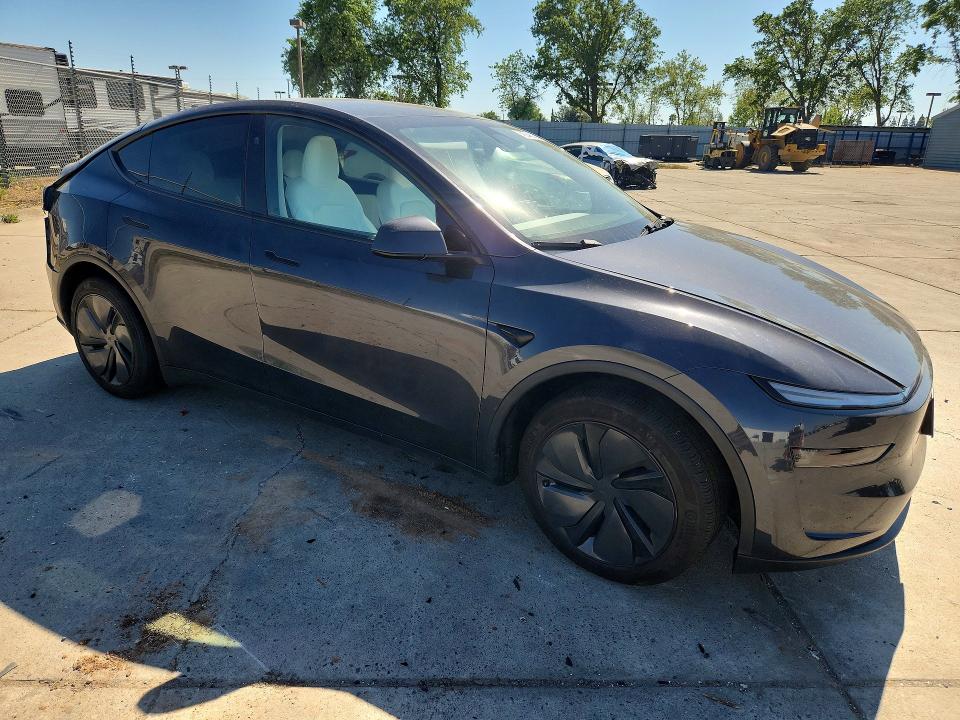 46946326 :رقم المزاد ، 7SAYGDEE2TF370191 vin ، 2026 Tesla Model Y مزاد بيع