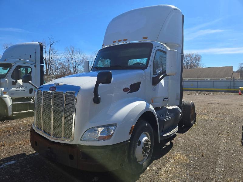 77495635 :رقم المزاد ، 1XPBA48X2GD339682 vin ، 2016 Peterbilt Tractor 579 مزاد بيع