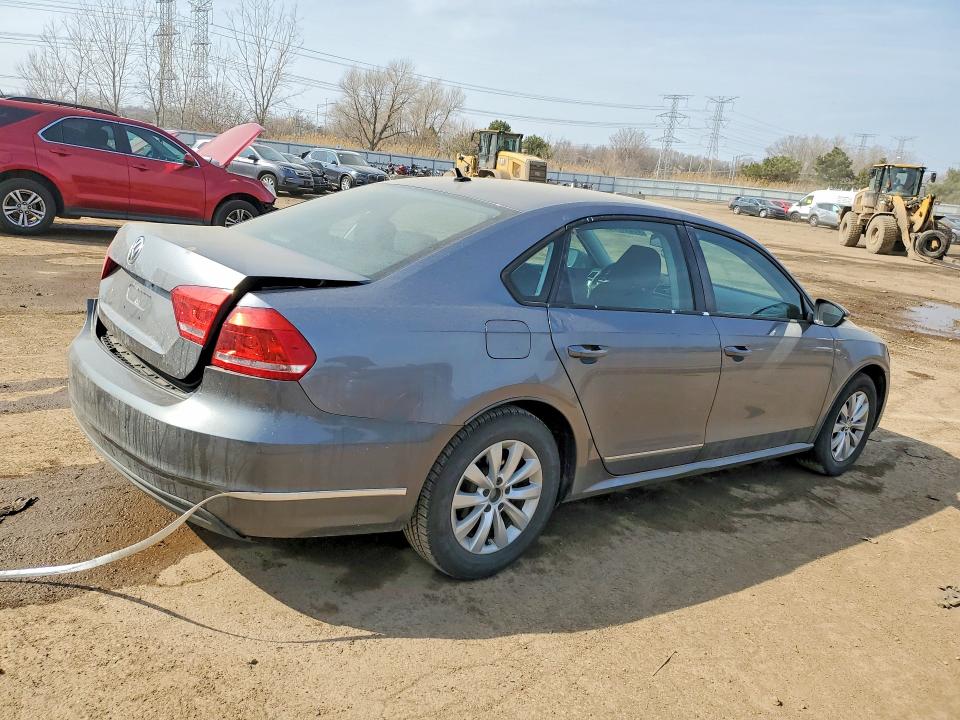47511606 :رقم المزاد ، 1VWAP7A31CC098571 vin ، 2012 Volkswagen Passat مزاد بيع