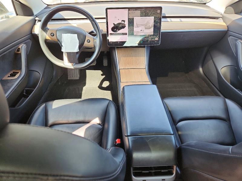 41743556 :رقم المزاد ، 5YJ3E1EB1JF115725 vin ، 2018 Tesla Model 3 مزاد بيع