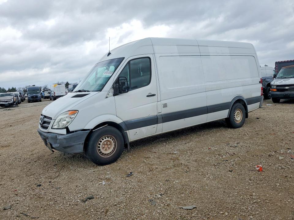 41626096 :رقم المزاد ، WD3PE8CB0C5611417 vin ، 2012 Merz Sprinter مزاد بيع