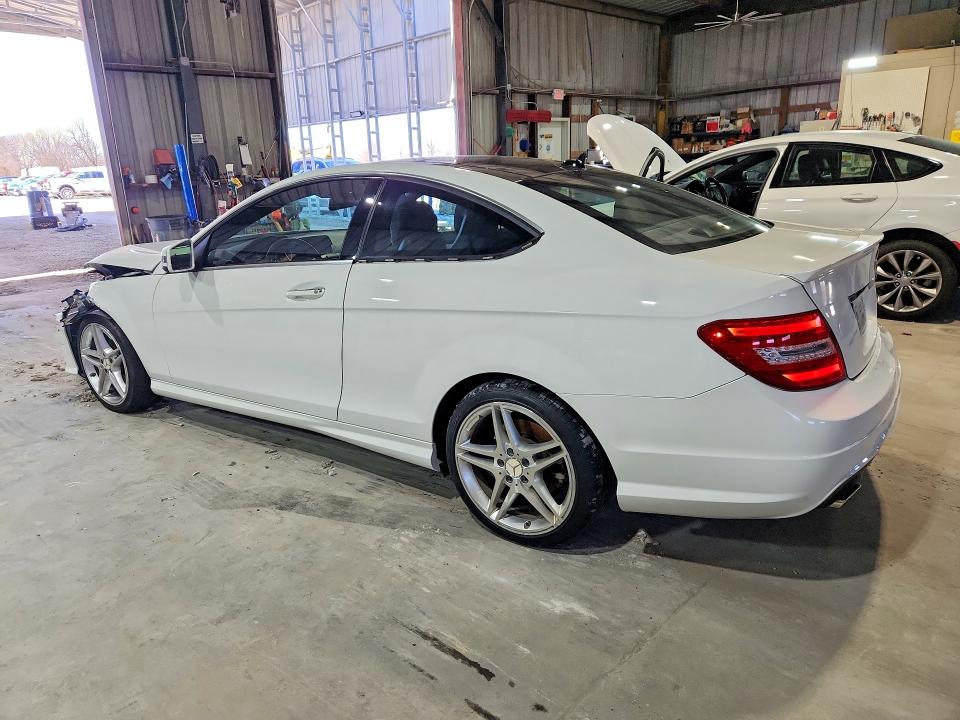 2015 Mercedes-benz C მანქანა იყიდება აუქციონზე, vin: WDDGJ8JB2FG415479, აუქციონის ნომერი: 79466625