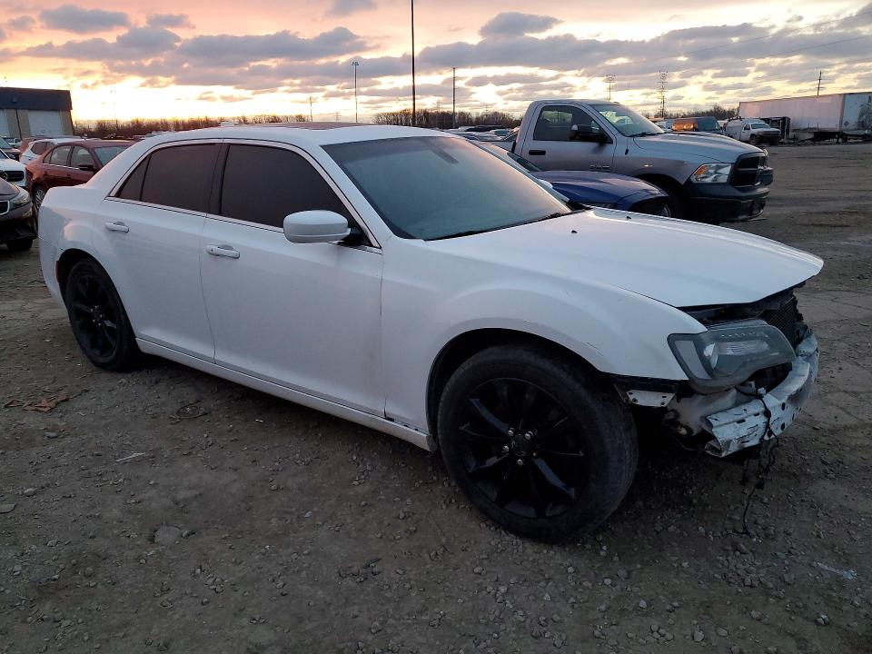 Продажа на аукционе авто 2015 Chrysler 300, vin: 2C3CCARG6FH860231, номер лота: 46473866