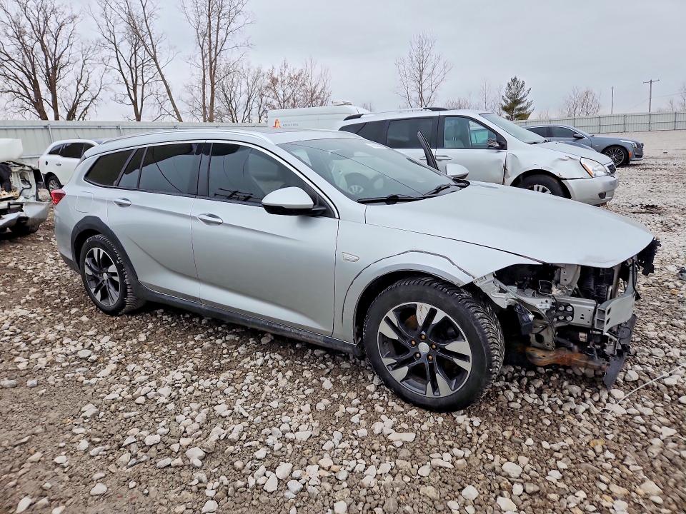 76639505 :رقم المزاد ، W04GU8SX6J1067316 vin ، 2018 Buick Regal Tourx مزاد بيع
