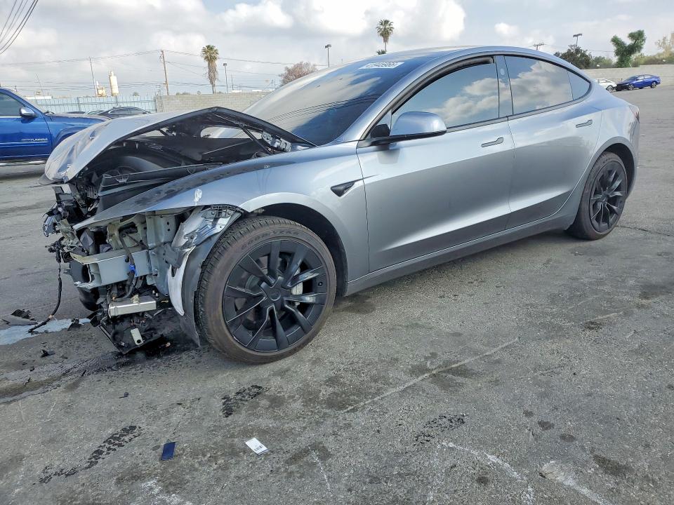 41945966 :رقم المزاد ، 5YJ3E1EA9SF024548 vin ، 2025 Tesla Model 3 مزاد بيع