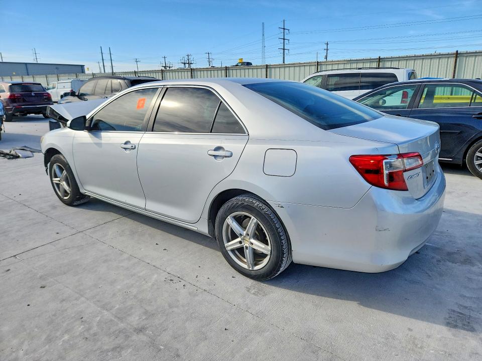 46656286 :رقم المزاد ، 4T4BF1FK8ER442886 vin ، 2014 Toyota Camry مزاد بيع