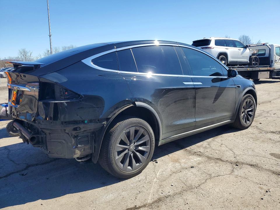 46997126 :رقم المزاد ، 5YJXCBE27KF163048 vin ، 2019 Tesla Model X مزاد بيع