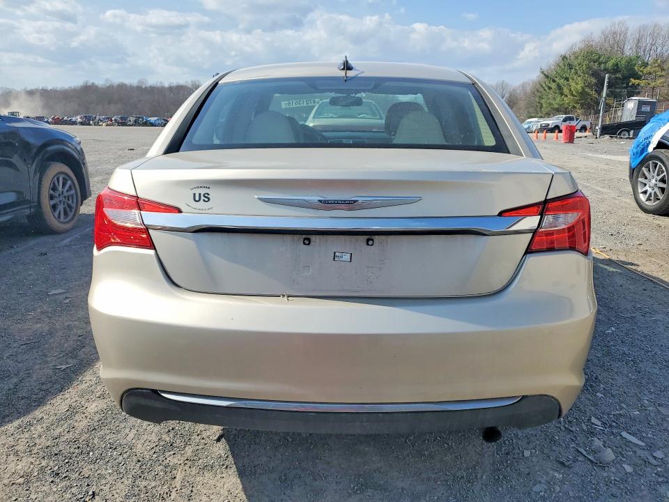 47213516 :رقم المزاد ، 1C3CCBBB0DN651852 vin ، 2013 Chrysler 200 مزاد بيع