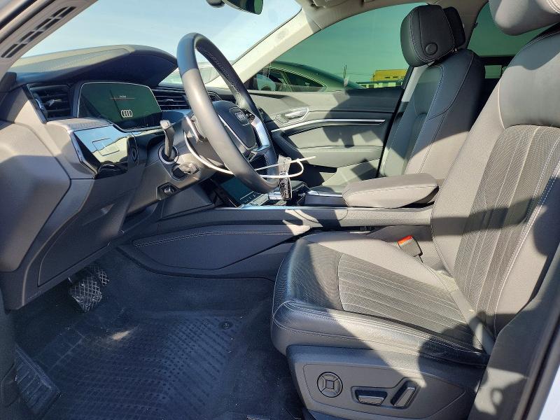 Продаж на аукціоні авто 2022 Audi E-tron, vin: WA1LAAGE3NB027118, номер лоту: 46112386