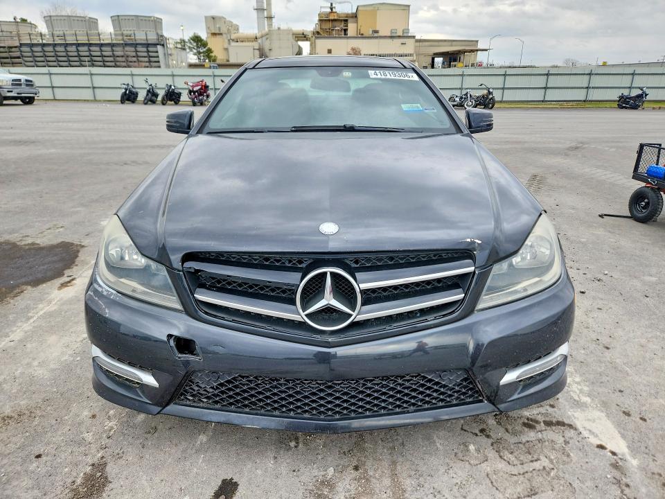Продажа на аукционе авто 2015 Mercedes-benz C, vin: WDDGJ4HB3FG363374, номер лота: 41819306