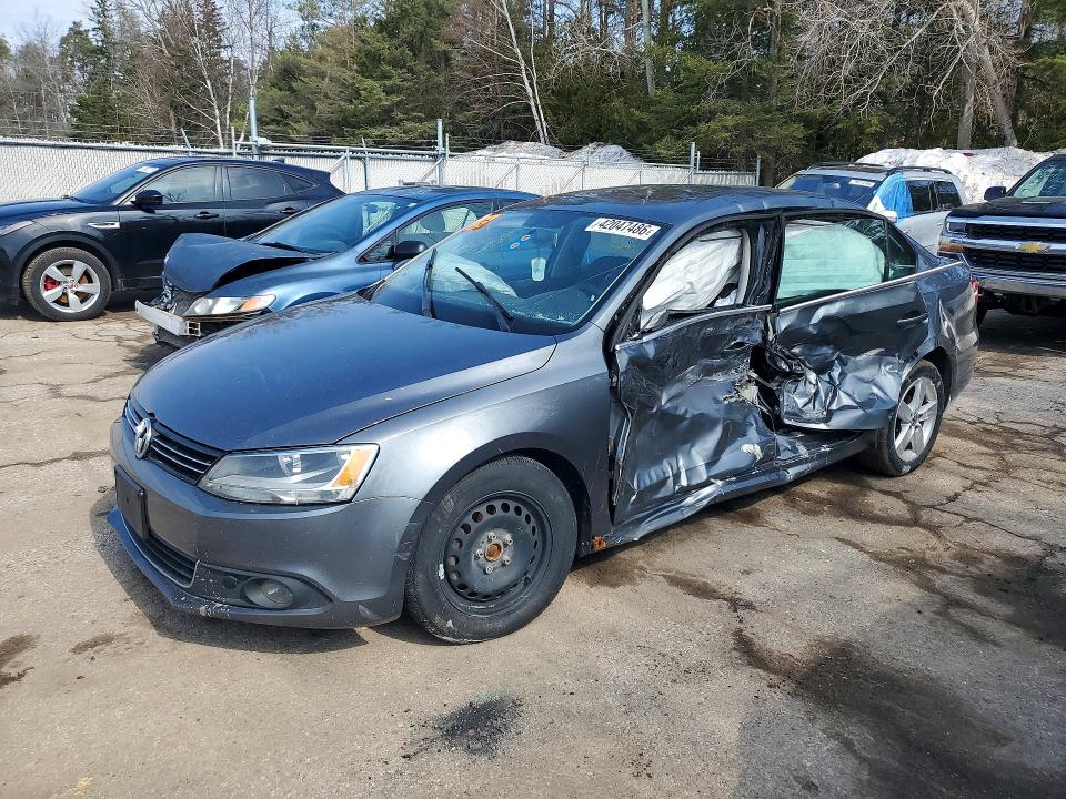 42047486 :رقم المزاد ، 3VWDL7AJ3DM452243 vin ، 2013 Volkswagen Jetta مزاد بيع