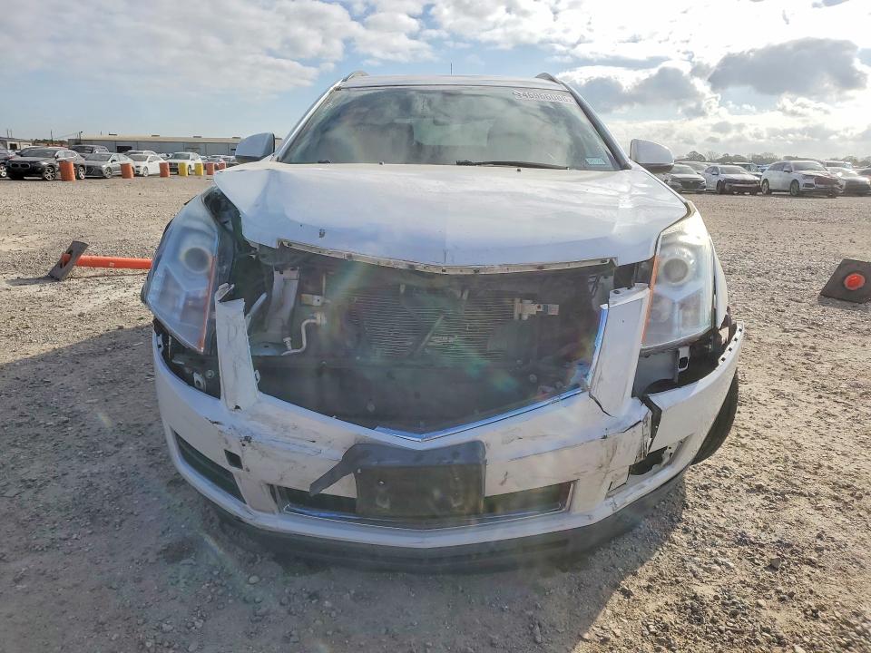46966086 :رقم المزاد ، 3GYFNAE3XFS599814 vin ، 2015 Cadillac Srx مزاد بيع