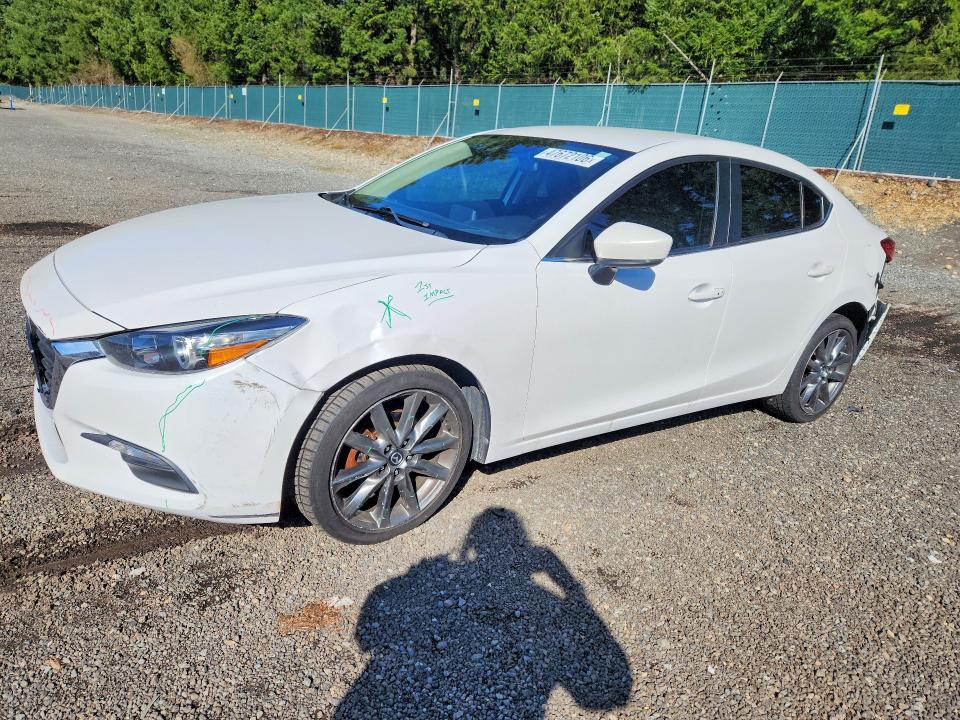 47672106 :رقم المزاد ، 3MZBN1V38JM205404 vin ، 2018 Mazda 3 مزاد بيع