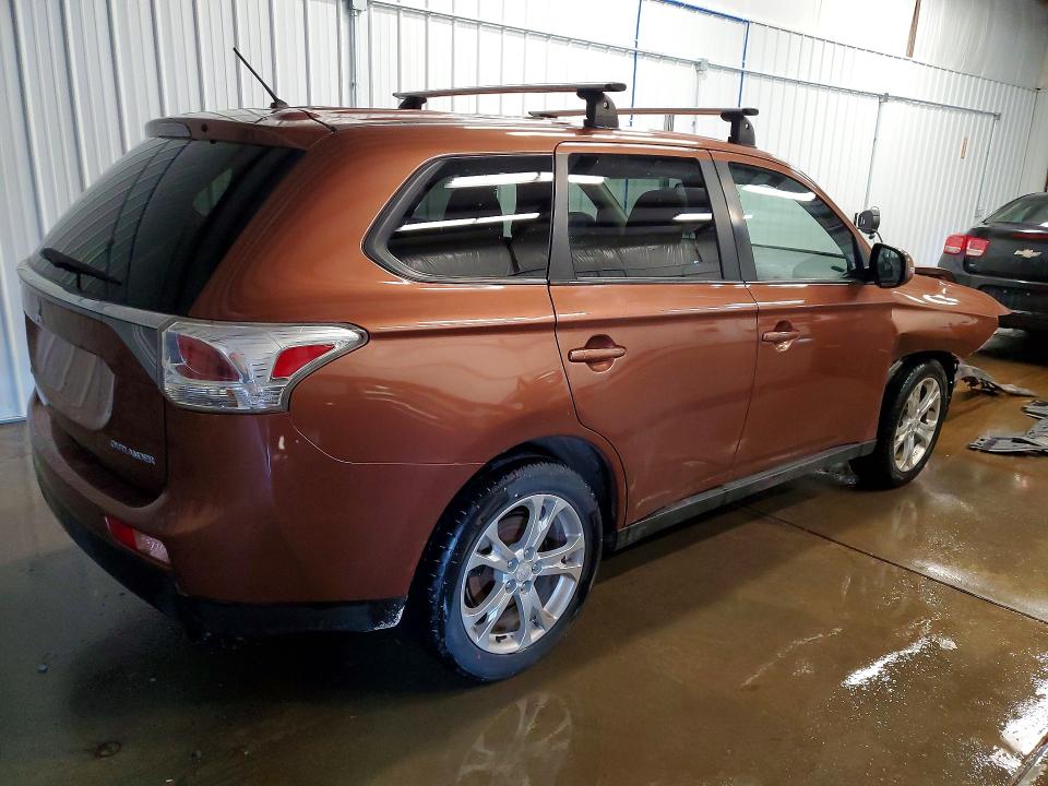 46834136 :رقم المزاد ، JA4AZ3A34EZ003713 vin ، 2014 Mitsubishi Outlander مزاد بيع