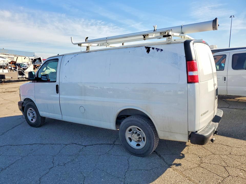 47143856 :رقم المزاد ، 1GCWGAFP4K1164395 vin ، 2019 Chev Express G2500 مزاد بيع