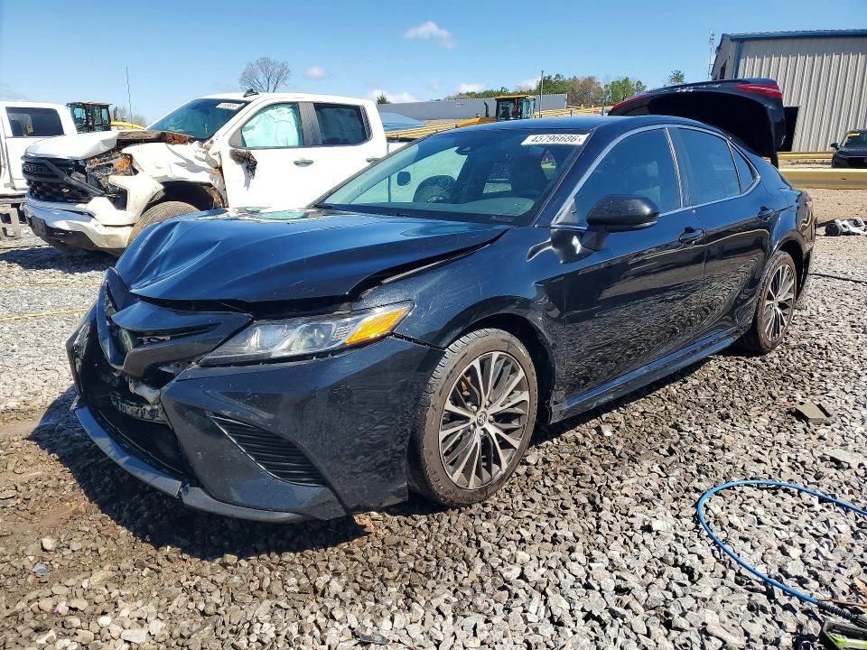 45796686 :رقم المزاد ، 4T1G11AK4LU511222 vin ، 2020 Toyota Camry مزاد بيع