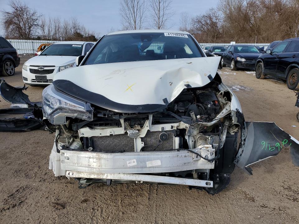 2018 Toyota C-hr მანქანა იყიდება აუქციონზე, vin: NMTKHMBX9JR036138, აუქციონის ნომერი: 41748286
