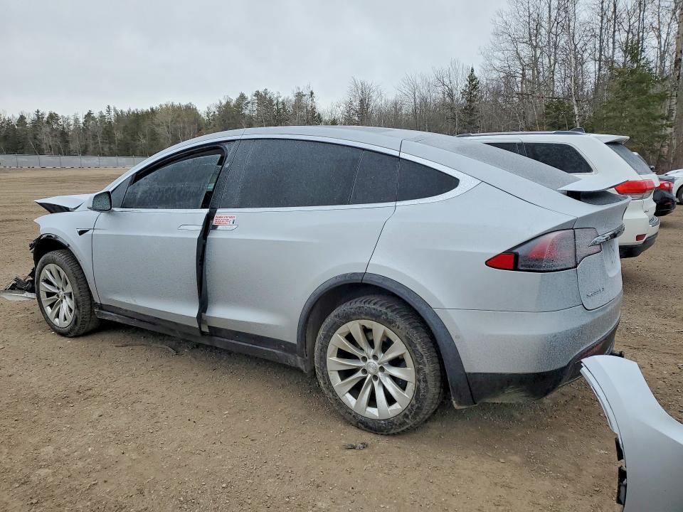 45458236 :رقم المزاد ، 5YJXCDE2XJF099811 vin ، 2018 Tesla Model X مزاد بيع