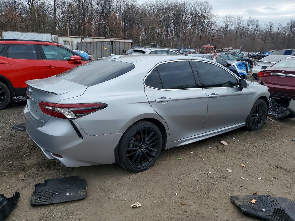 46185526 :رقم المزاد ، 4T1K61AK1RU240382 vin ، 2024 Toyota Camry مزاد بيع