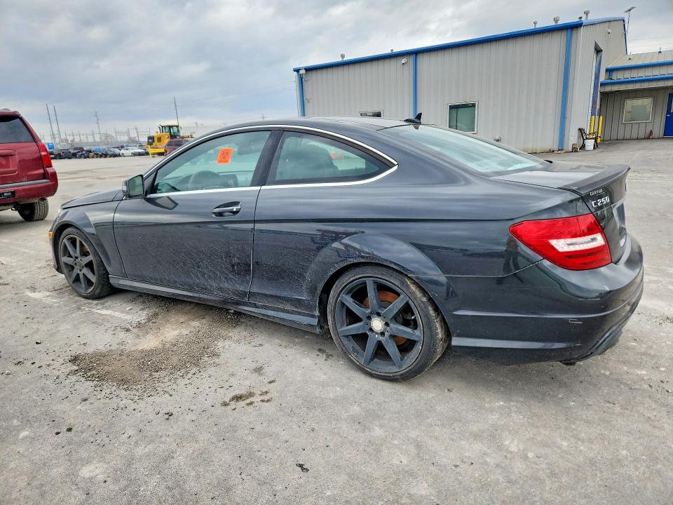 Продажа на аукционе авто 2015 Mercedes-benz C, vin: WDDGJ4HB3FG363374, номер лота: 41819306
