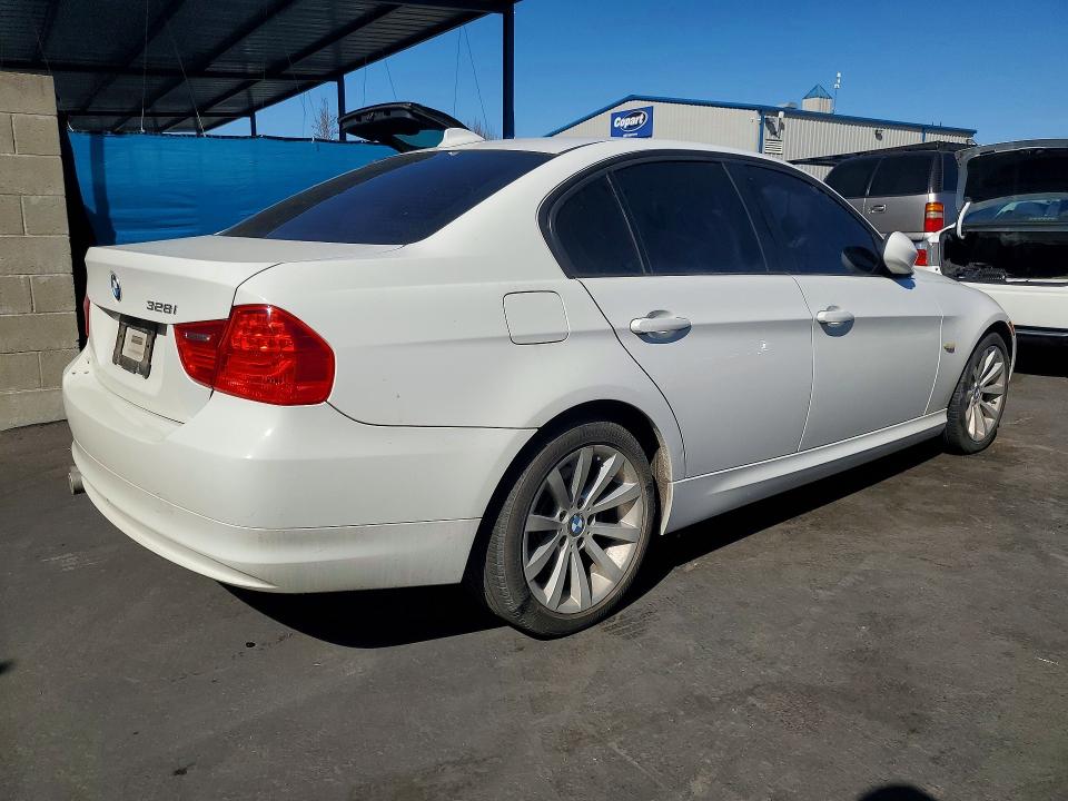 Продажа на аукционе авто 2011 Bmw 328i, vin: WBAPH5G54BNM80505, номер лота: 41840236