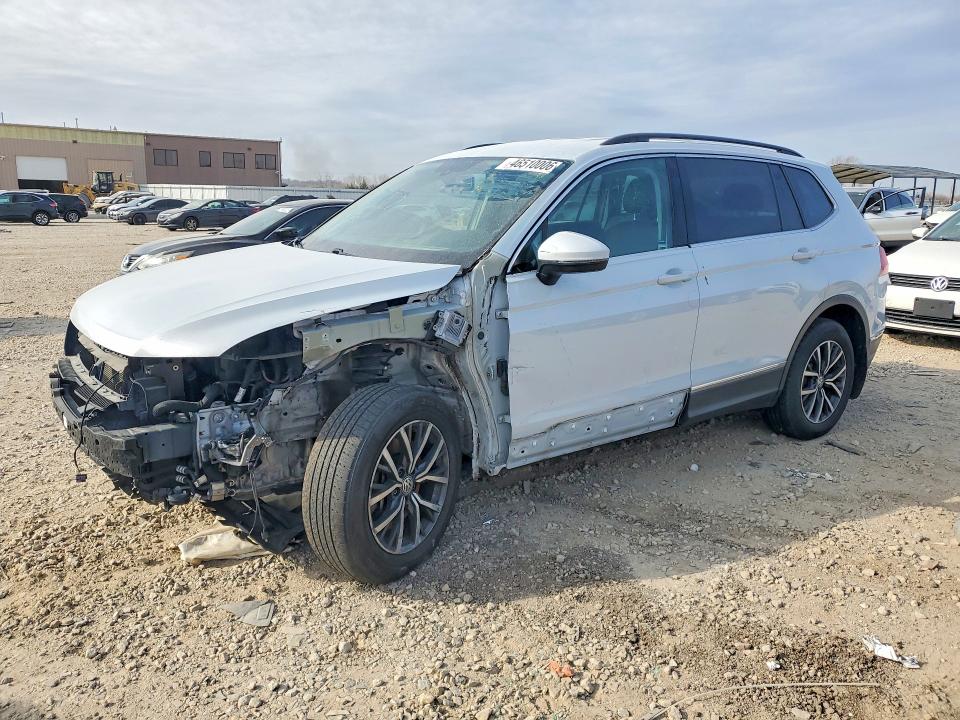 46510006 :رقم المزاد ، 3VV2B7AX6JM000690 vin ، 2018 Volkswagen Tiguan مزاد بيع
